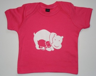 baby t-shirt kleur fuchsia met nijlpaard (maat 3-6 maanden)